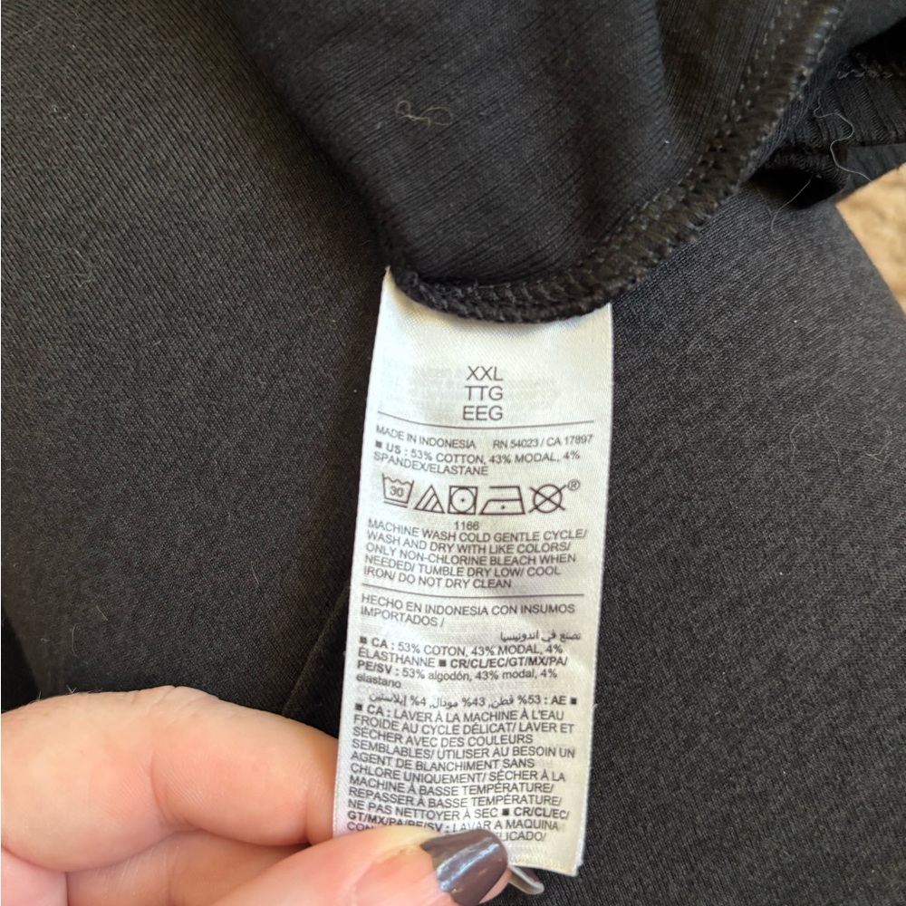 Old Navy Black Ribbed Top - Picture 3 of 3